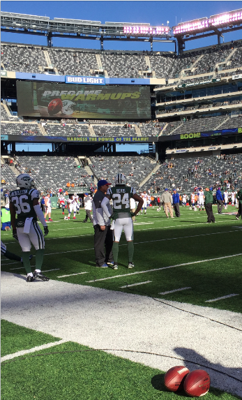 Darrelle Revis during pregame warm ups on January 1, 2017. Photo by Danielle McCartan